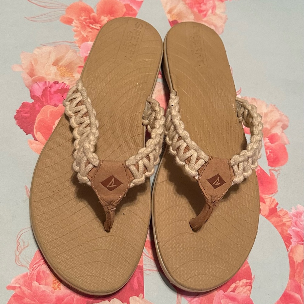 Sperry Topsider flip-flops.  Size 6.